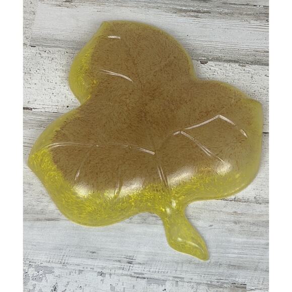 Vintage 3 Leaf Pattern Shape Divided Candy Nut Dish Pressed Painted Glass - Picture 2 of 5